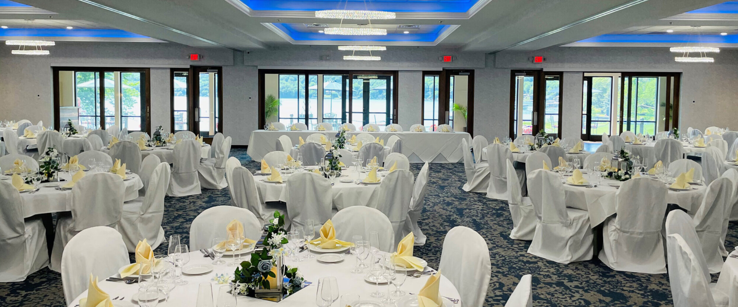 Seasons On Keuka Lake Banquet Conference Center Ballroom Wedding Round Tables